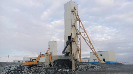 哈密博倫礦業(yè)主副井井架及提升系統(tǒng)制作安裝