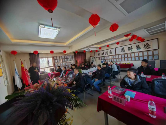 組織疆內(nèi)悍達(dá)耐磨鋼板用戶進(jìn)行應(yīng)用技術(shù)交流研討會(huì)